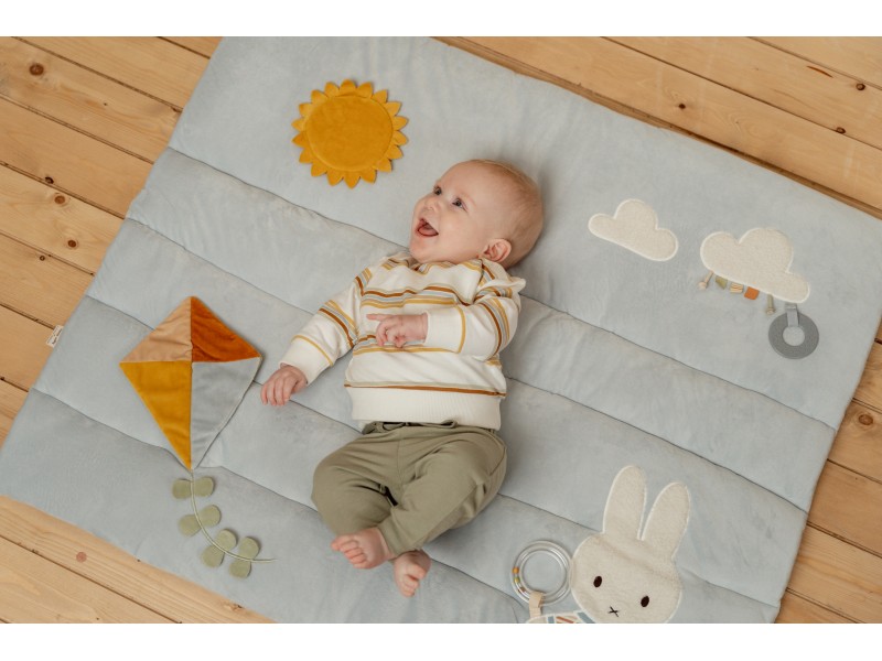 LITTLE DUTCH Hrací Deka KRÁLIČEK MIFFY VINTAGE PROUŽKY