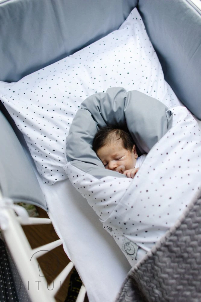 Péřová zavinovačka Maxi 100x100cm Kaňky, šedá