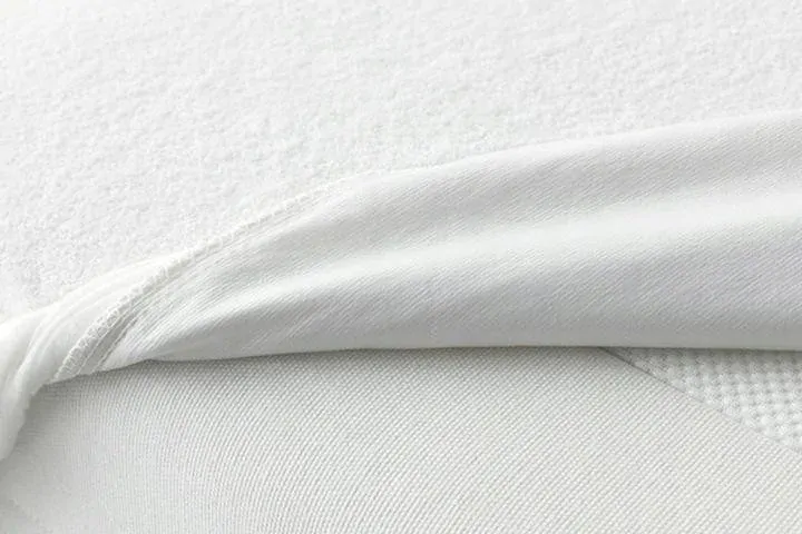 Nepromokavý chránič na matraci 120x60cm, bílá