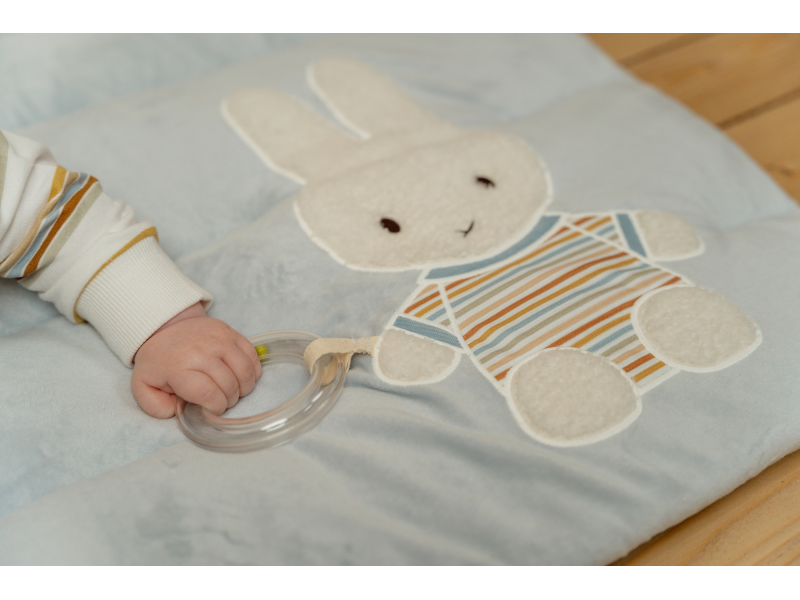 LITTLE DUTCH Hrací Deka KRÁLIČEK MIFFY VINTAGE PROUŽKY