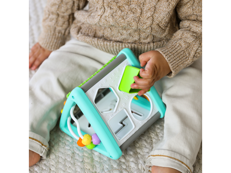 INFANTINO Trojhran s aktivitami a vkládacími tvary